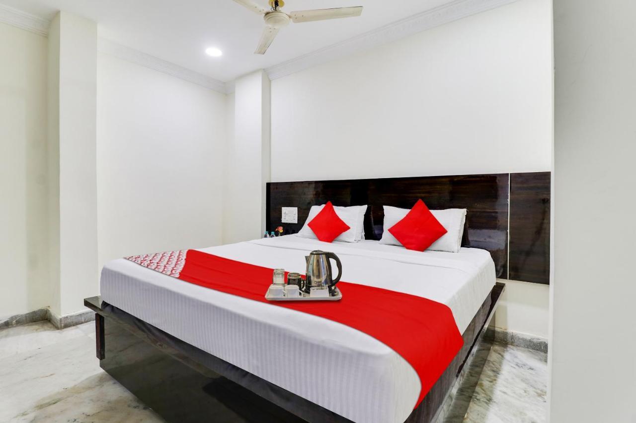 Oyo Dharani Grand Khammam Exterior foto