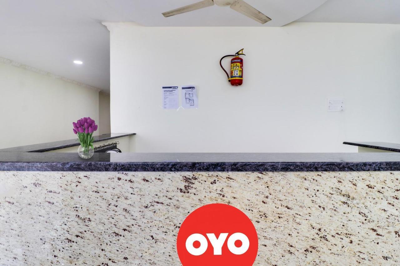 Oyo Dharani Grand Khammam Exterior foto