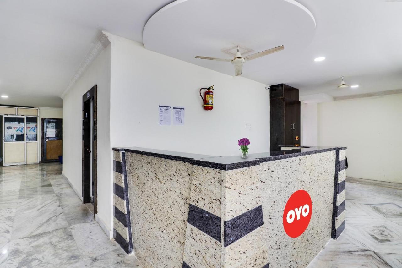 Oyo Dharani Grand Khammam Exterior foto