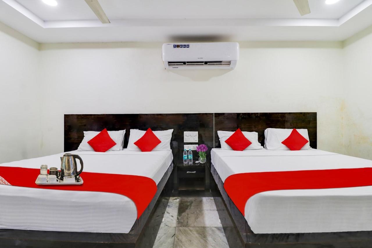Oyo Dharani Grand Khammam Exterior foto