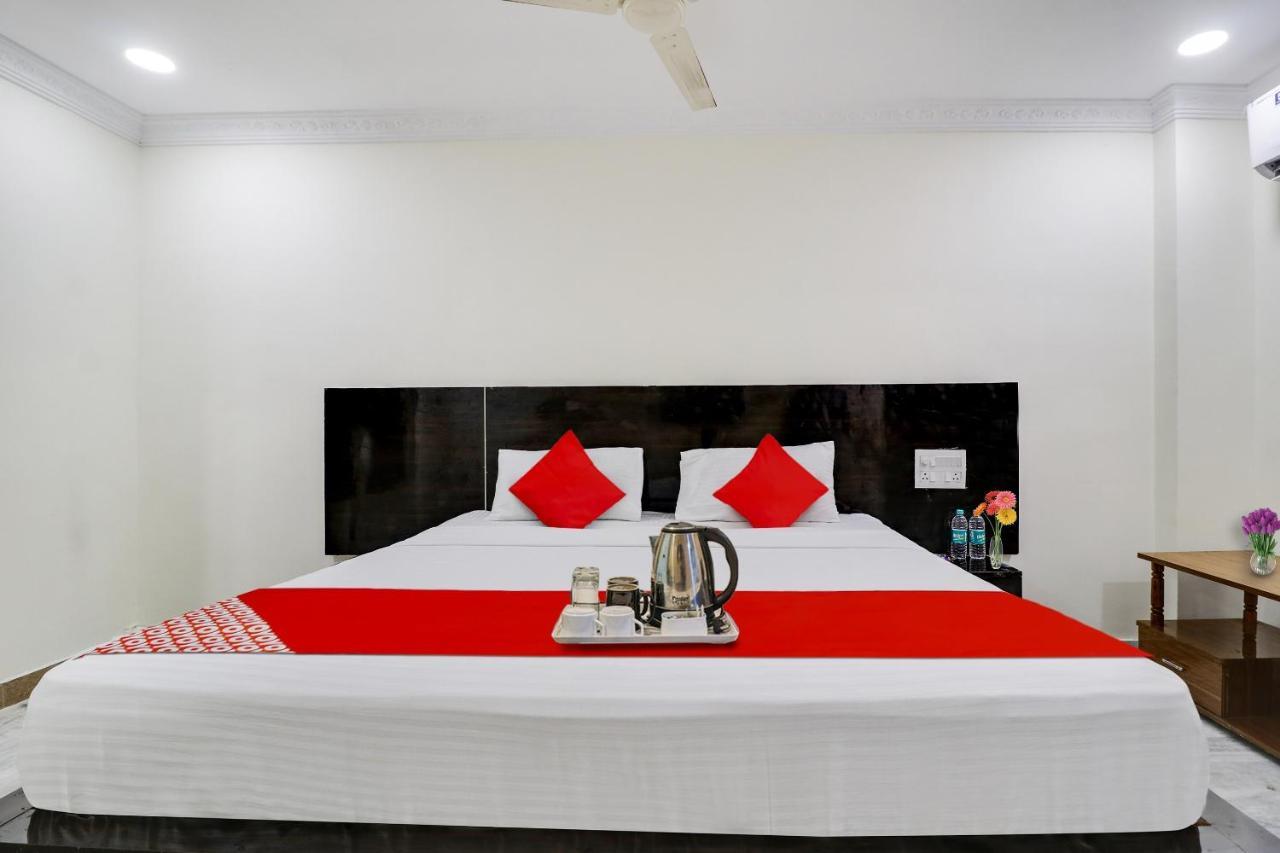 Oyo Dharani Grand Khammam Exterior foto