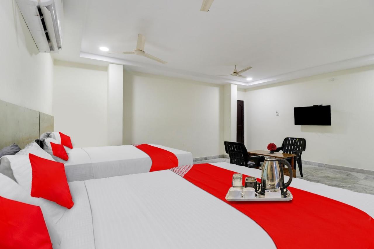 Oyo Dharani Grand Khammam Exterior foto