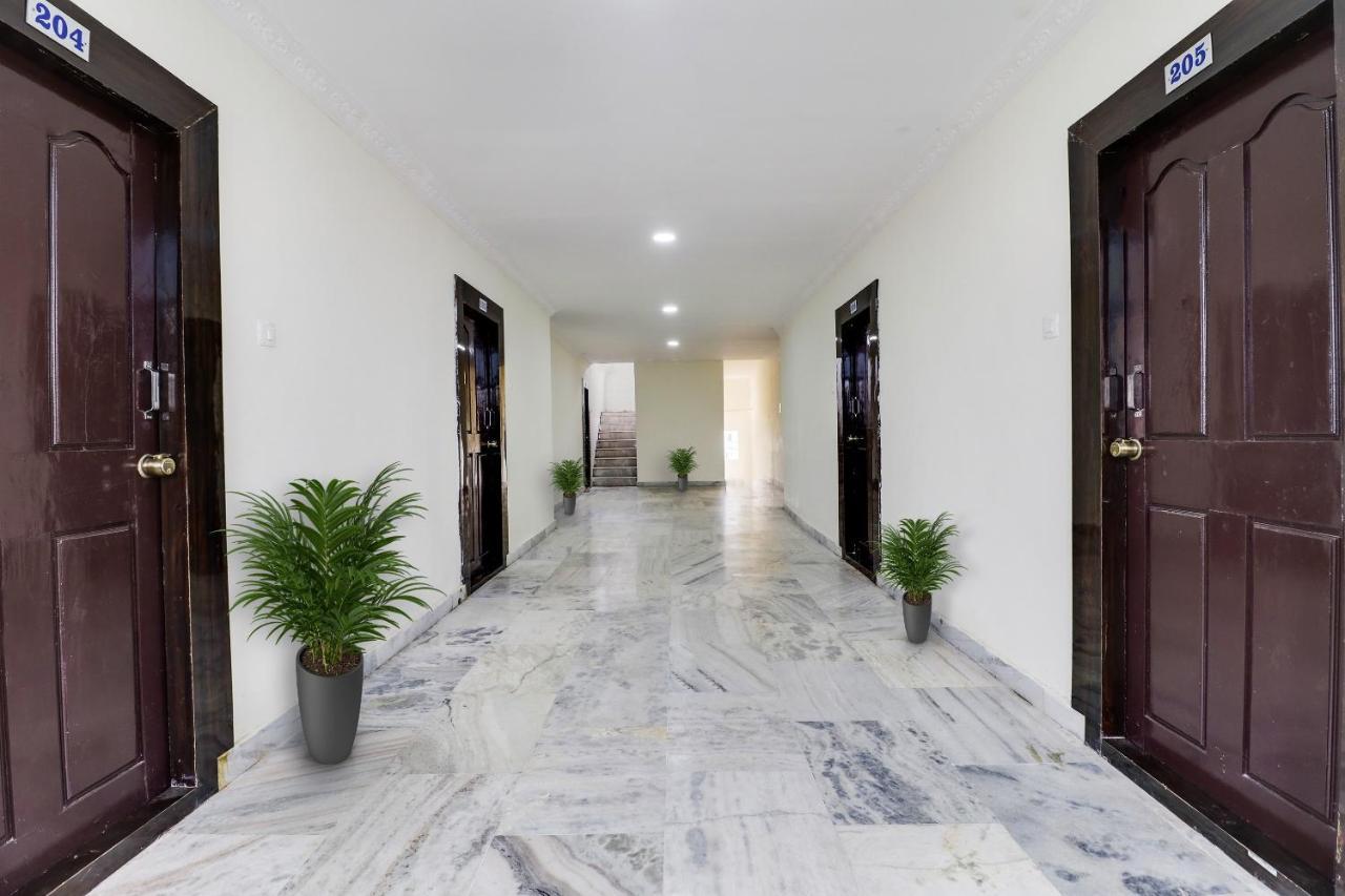 Oyo Dharani Grand Khammam Exterior foto